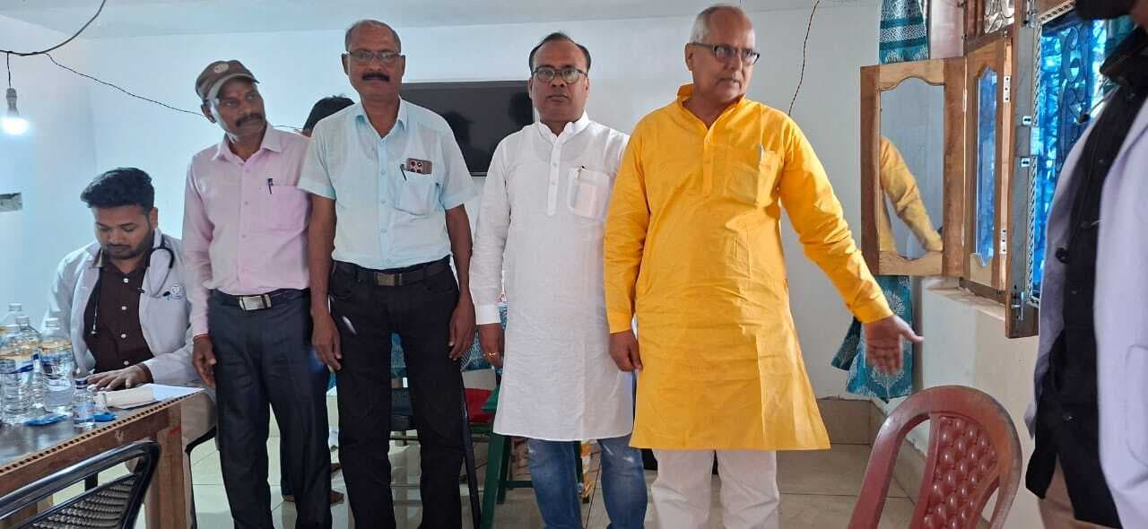 स्वास्थ्य शिविर में उमड़ी मरीजों की भीड़