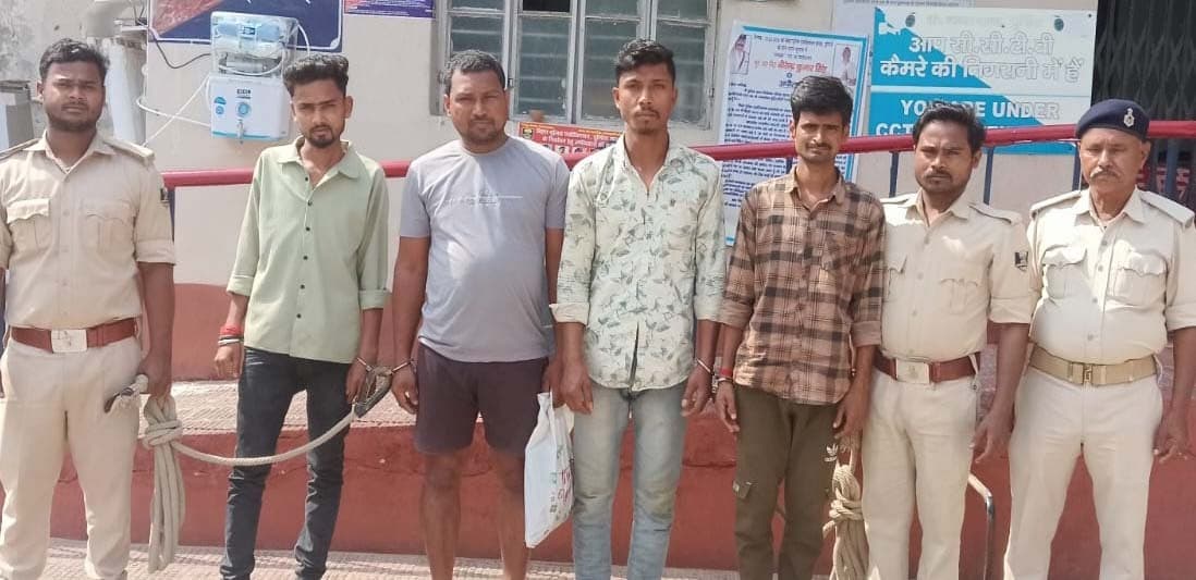 शराब समेत दो मामलों में चार गिरफ्तार