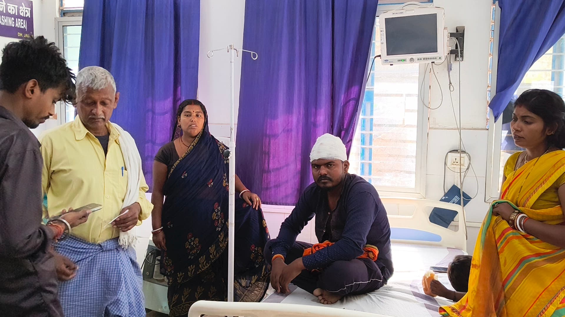 पुरानी रंजिश में मारपीट, पति-पत्नी समेत तीन घायल