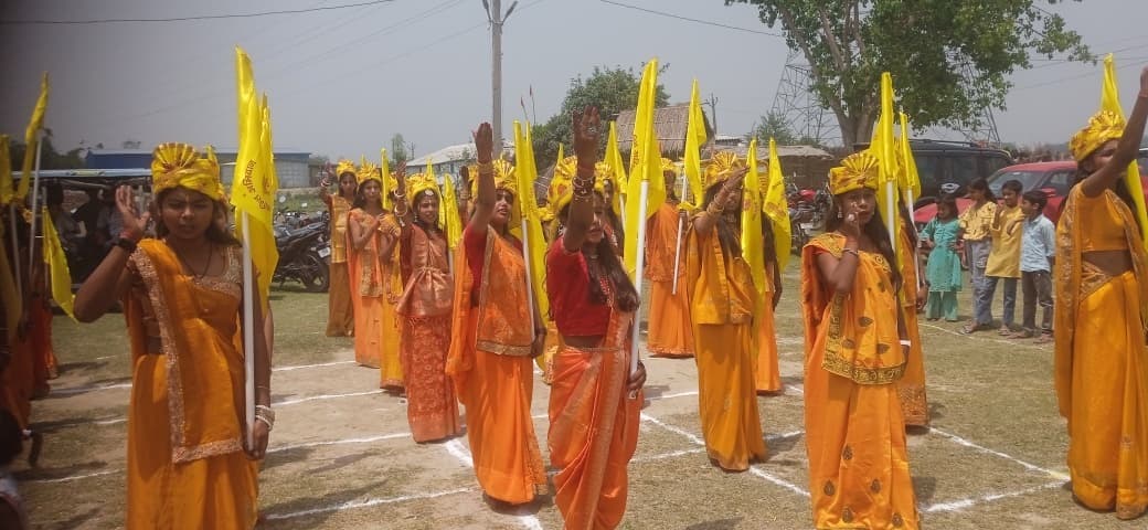 हम बदलेंगे युग बदलेगा एवं ओम भूर्भुव स्व: के जयघोष के साथ भूमि पूजन समारोह का हुआ भव्य आयोजन