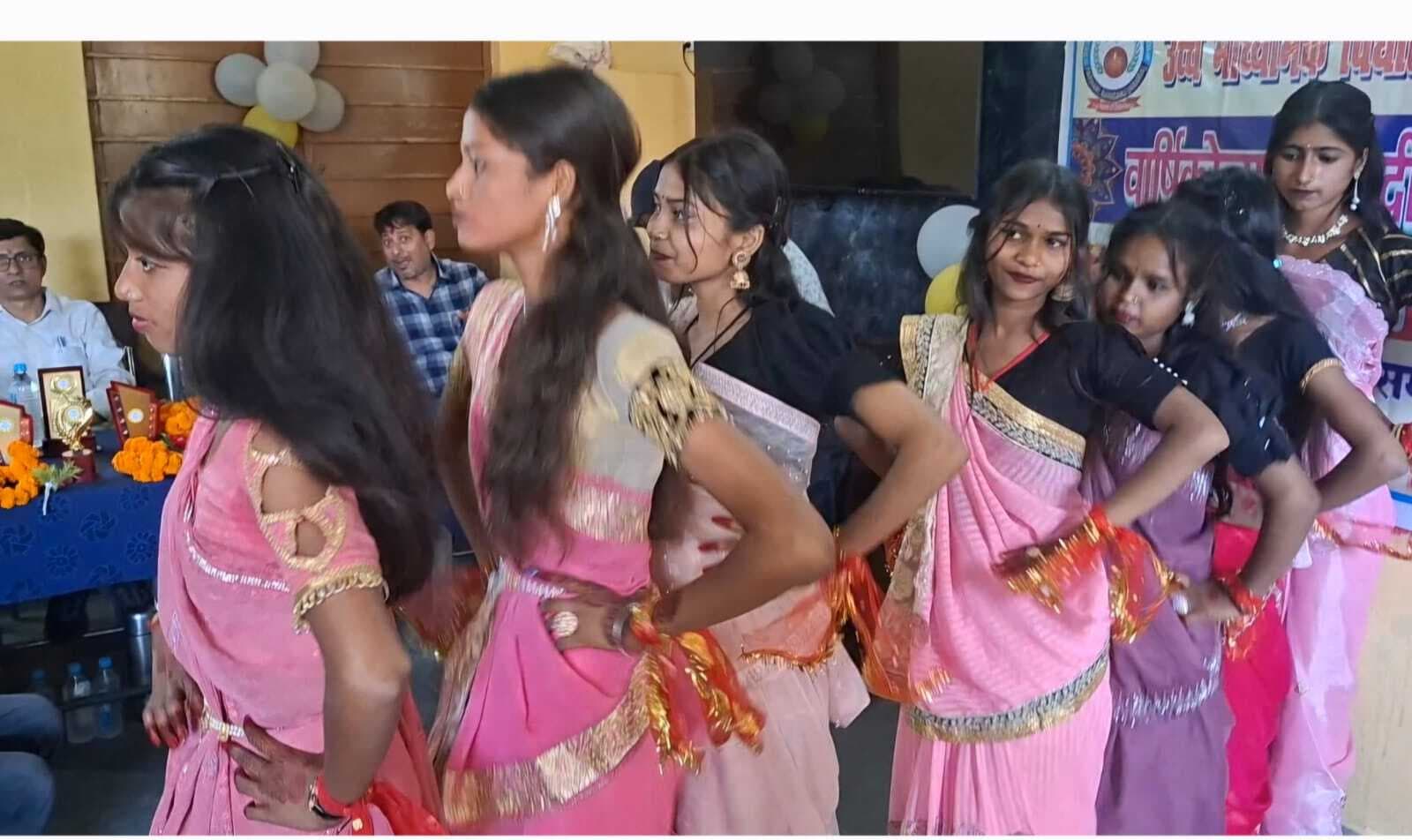 घर में शिक्षा का माहौल बनाएं रखें : एचएम