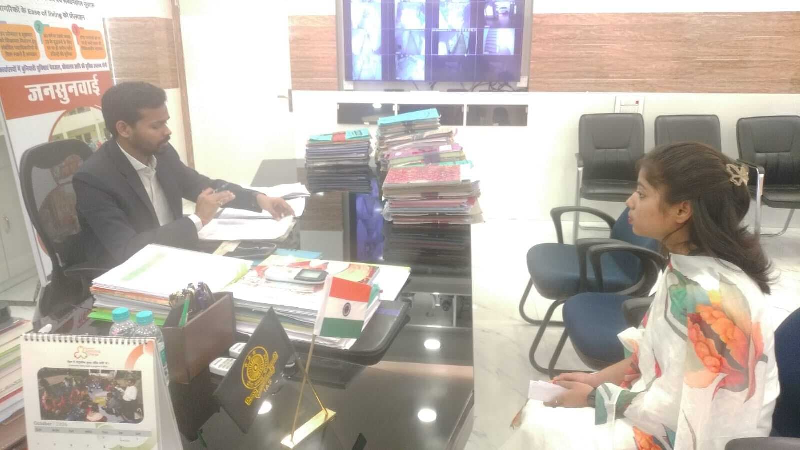 जनता दरबार में आम लोगों की समस्या का त्वरित समाधान करें सुनिश्चचित: डीएम