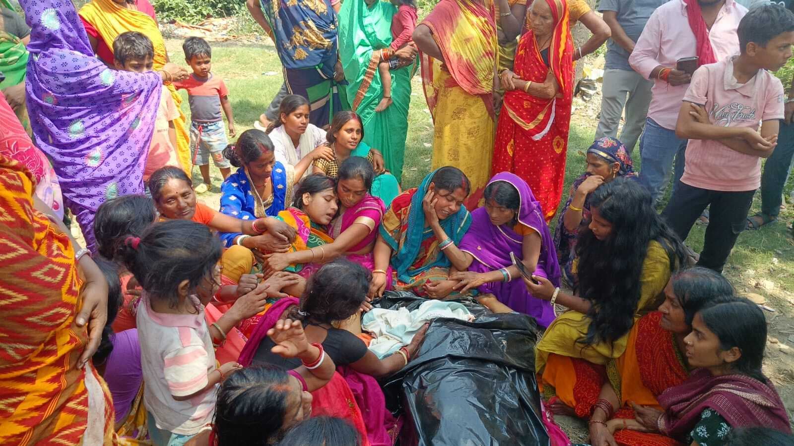 वाहन की चपेट में आने से फूल विक्रेता की मौत