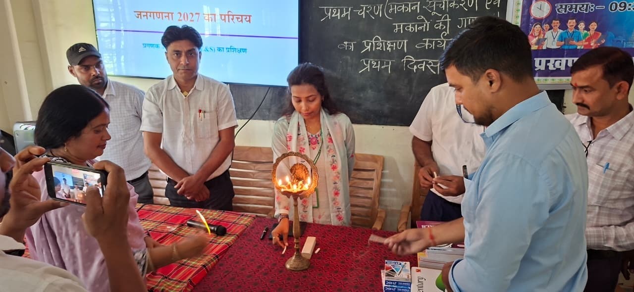 जनगणना कार्य चरणबद्ध तरीके से निर्धारित समय सीमा के भीतर करना है पूरा : बीडीओ