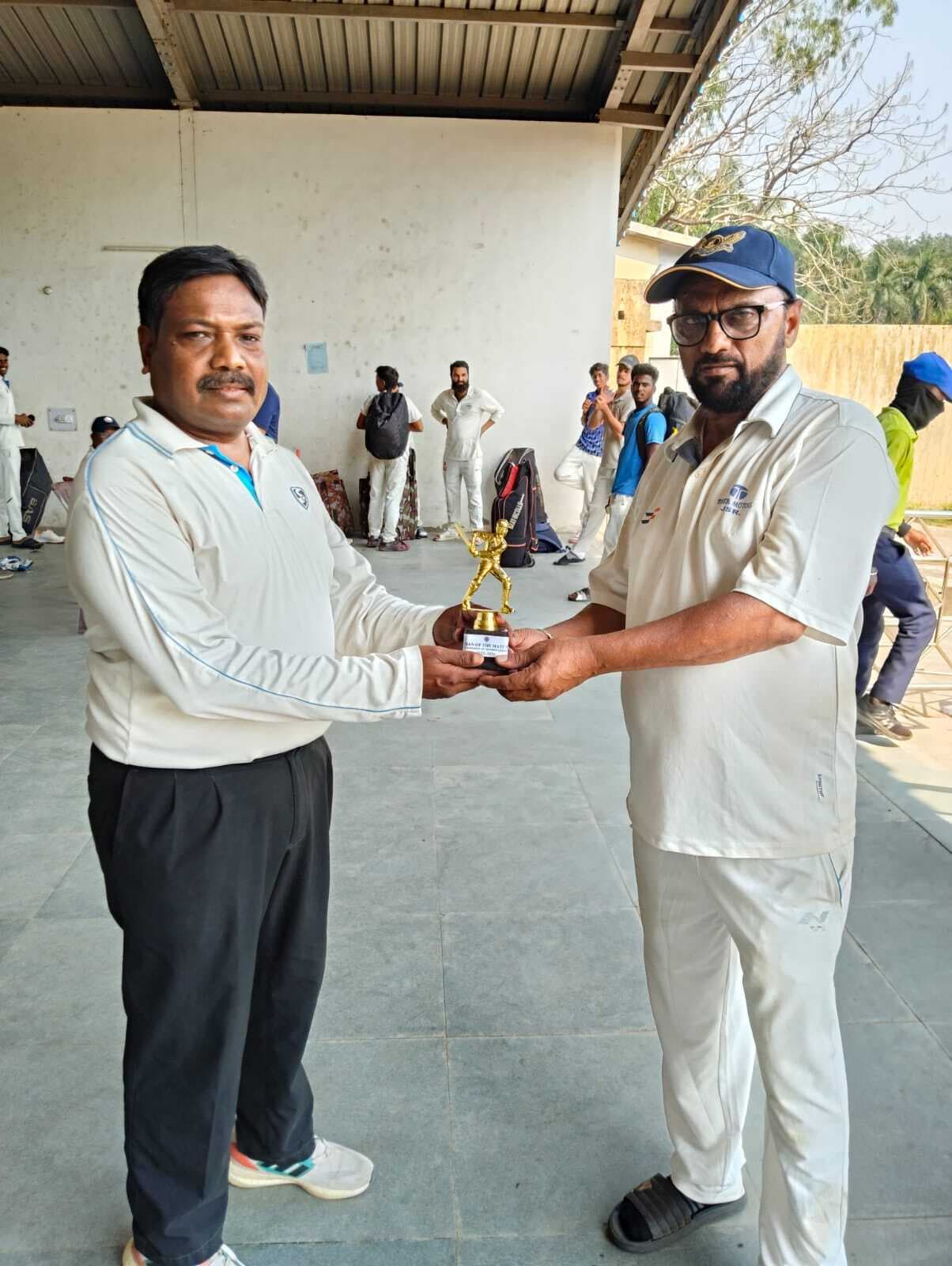 Jsca b division league : संतोष की घातक गेंदबाजी, लोयोला कोल्ट्स एक विकेट से जीता