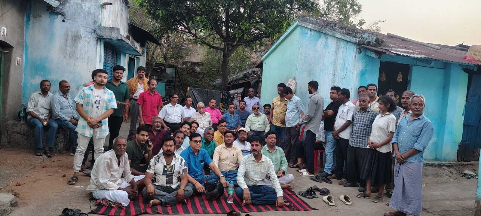 Deoghar news : मीना बाजार में रंगदारी के खिलाफ दुकानदार हुए एकजुट, अपराधियों का करेंगे विरोध