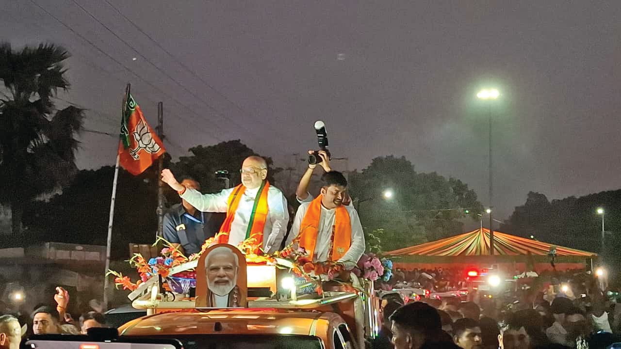 दुर्गापुर में अमित शाह ने किया रोड शो