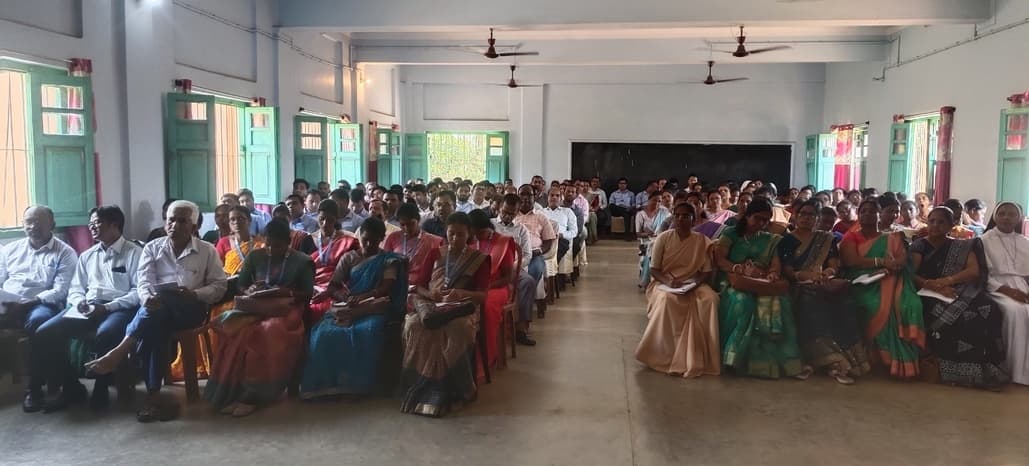 नये शैक्षणिक सत्र के लिए शिक्षक उन्मुखीकरण कार्यक्रम आयोजित