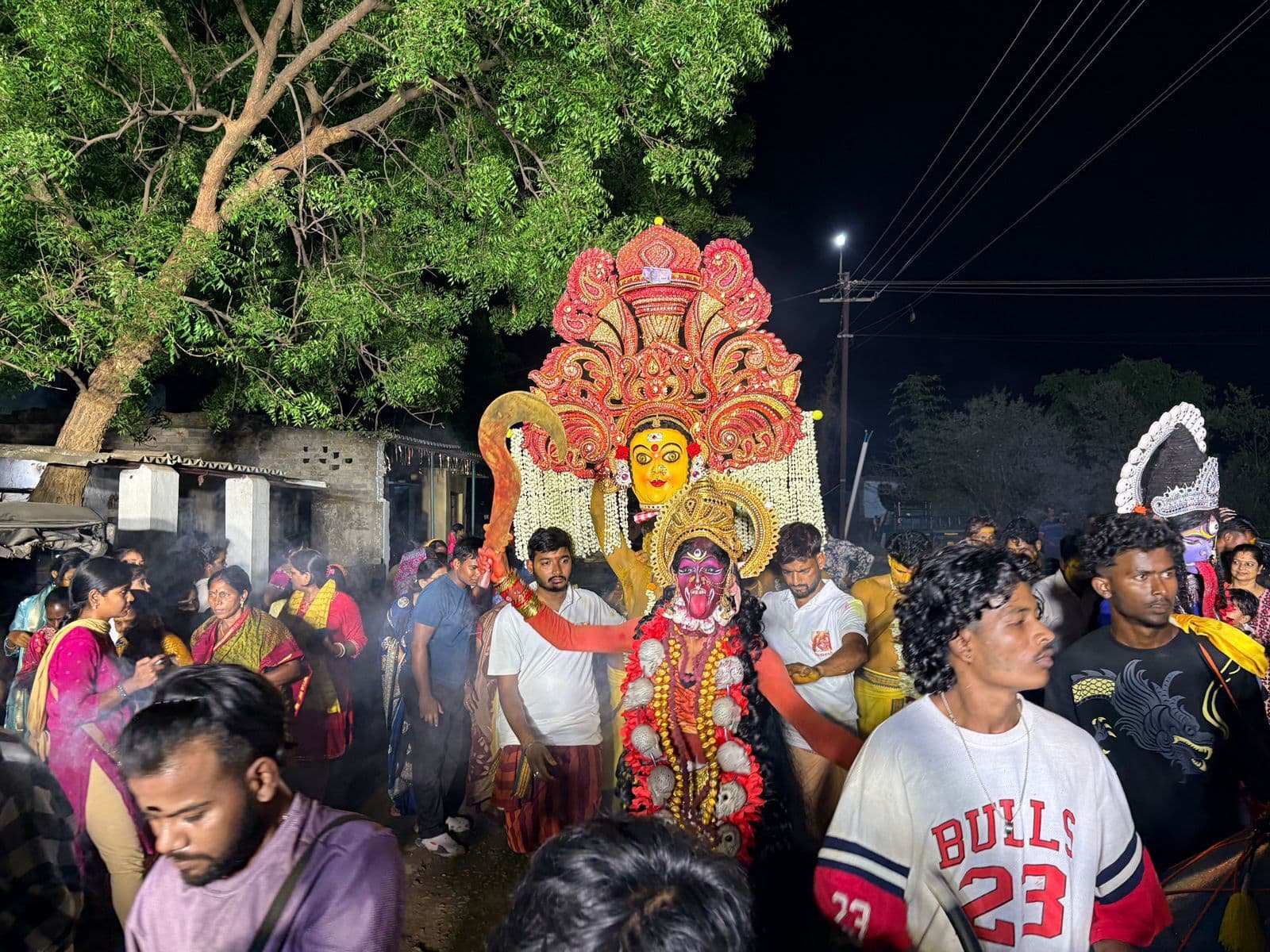 Rourkela news: बंडामुंडा में हल्दी से बनी माता श्रीश्री नुकलम्मावारी की मूर्ति को कराया नगर भ्रमण, दिखा उत्साह