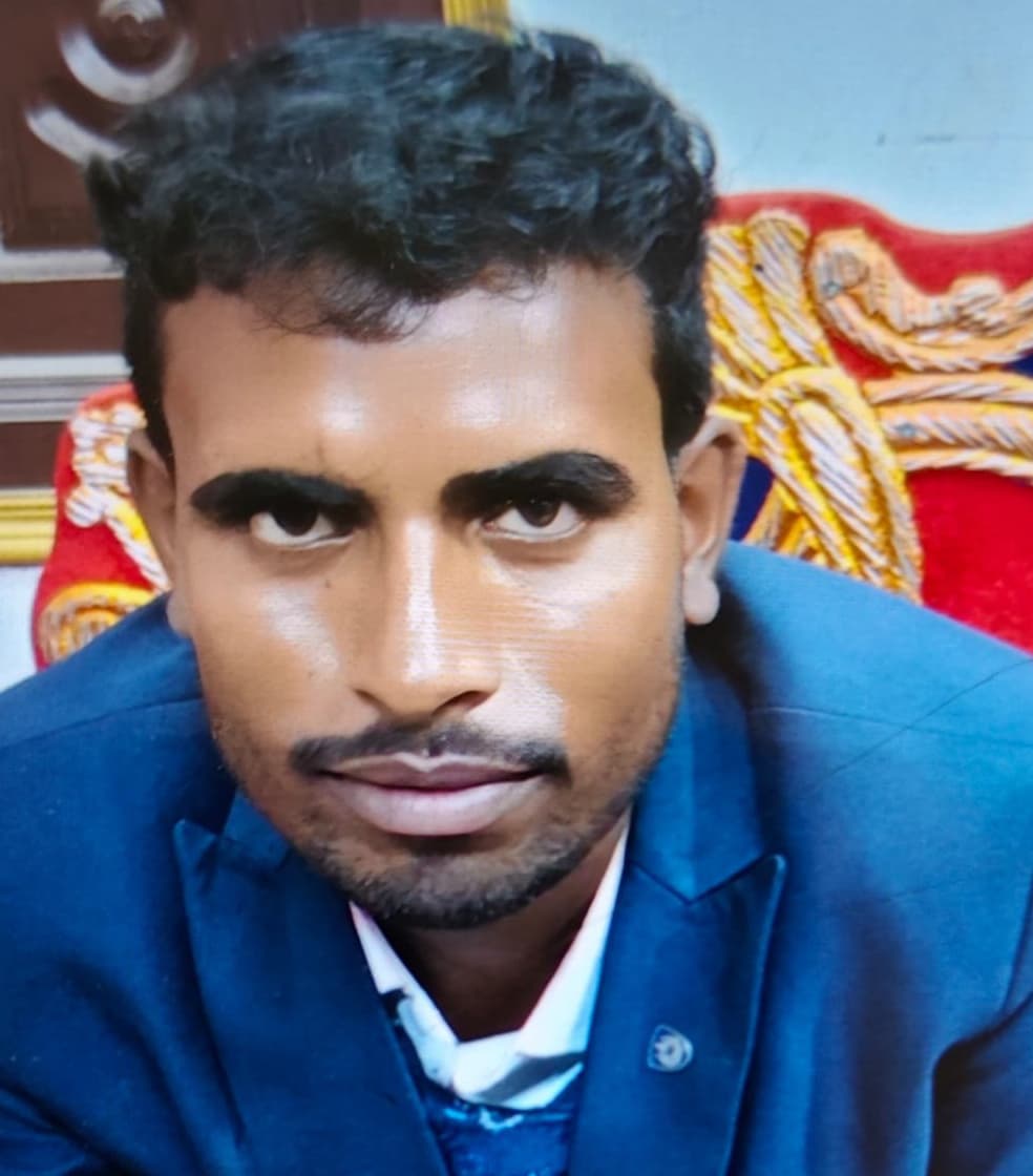 नीरपुर वार्ड 12 में पटवन के दौरान करंट लगने से वार्ड सदस्य के पुत्र की मौत, गर्भवती पत्नी समेत पूरा परिवार रो-रोकर बेहाल