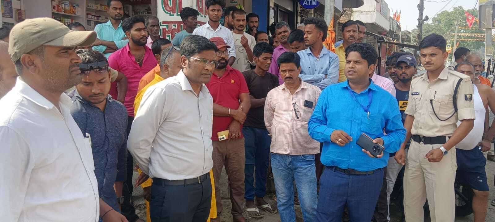 पूर्णिया-टीकापट्टी एसएच-65 को बनाया जायेगा फोरलेन, एसडीओ की मौजूदगी में मापी, अतिक्रमण हटाने का फरमान