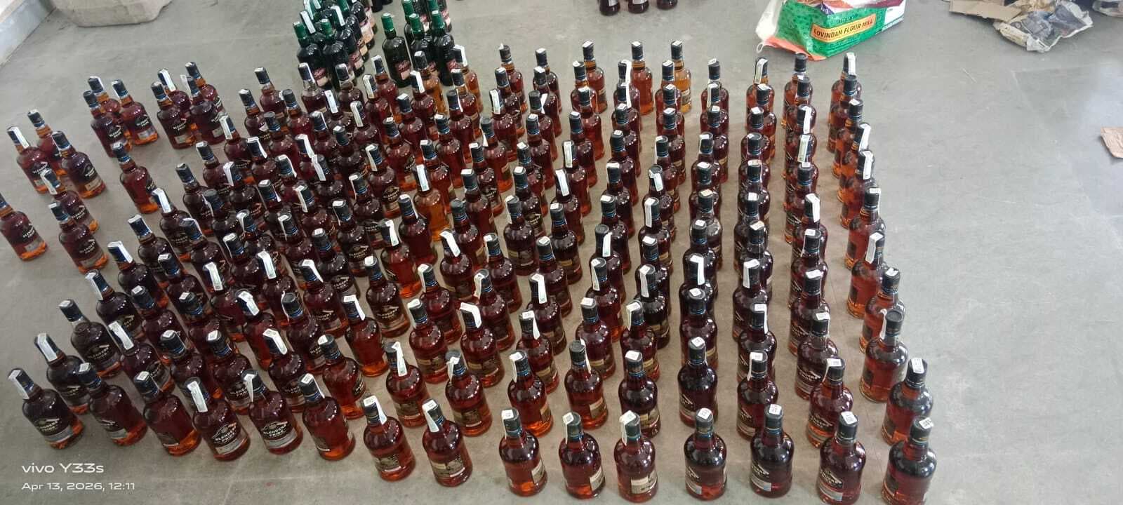 लावारिस वाहन से 278 बोतल शराब बरामद