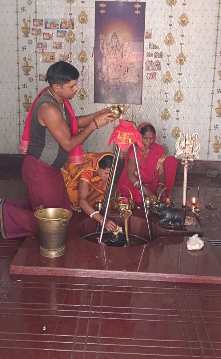 सारवां:  बैसाख माह के प्रथम दिन शिवालयों में लगा गलंतिका