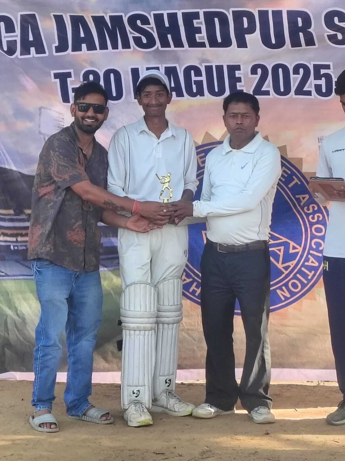 Jsca school league at co operative college ground : विग इंग्लिश स्कूल ने साकची हाई स्कूल को 8 विकेट से हराया