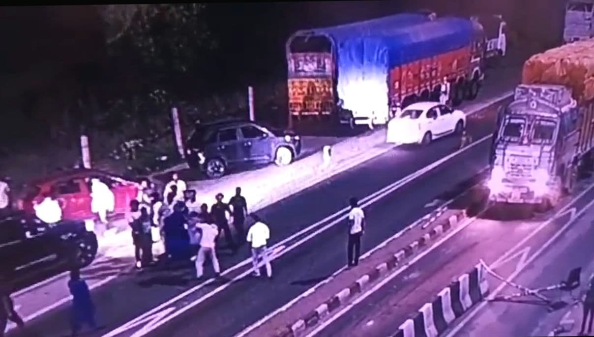 मारपीट में टोल मैनेजर सहित कई टोलकर्मी घायल, दो रिम्स रेफर