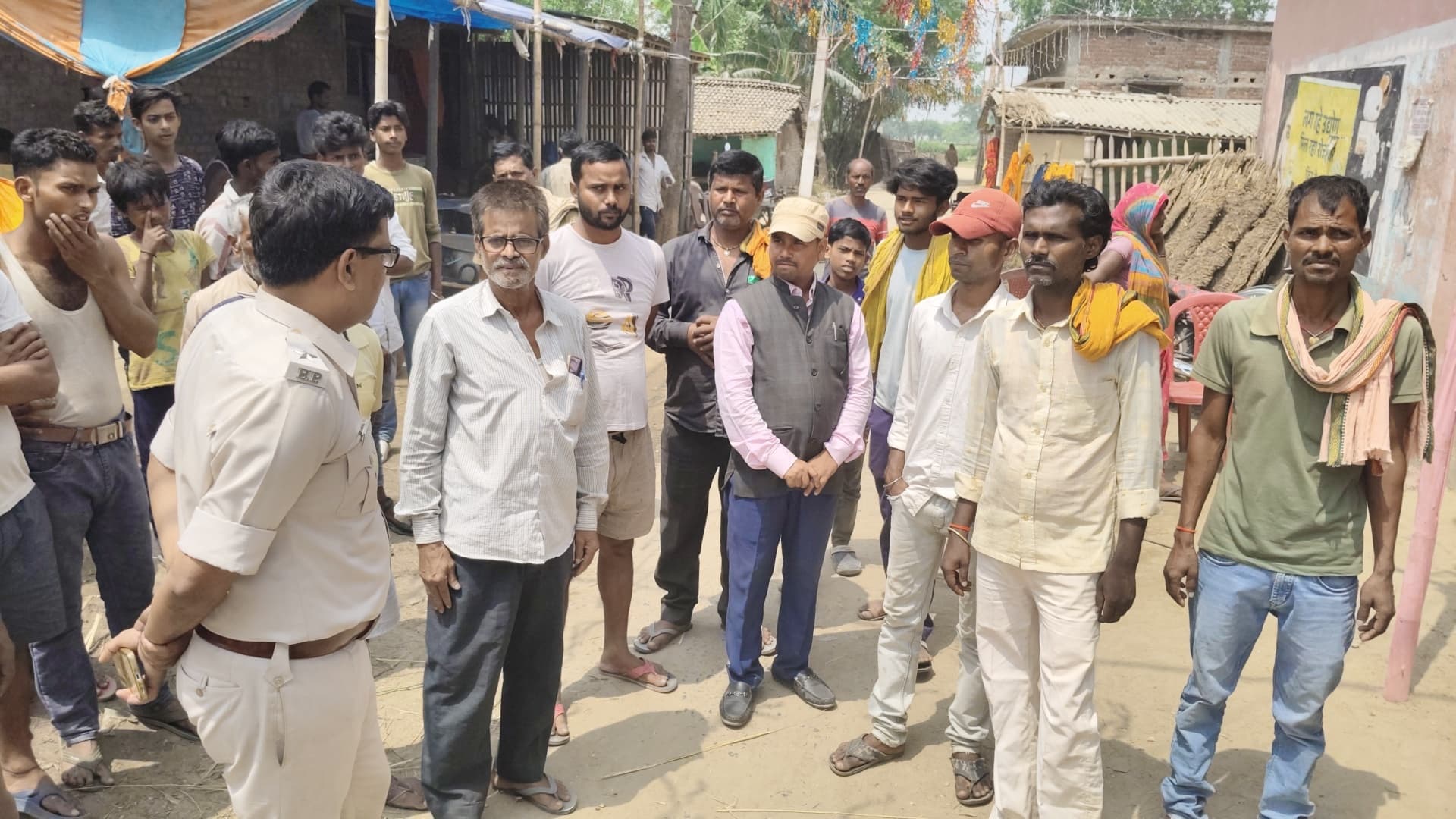 प्राथमिक विद्यालय बगरौली में ताला लगाने को लेकर विवाद, ग्रामीणों में आक्रोश