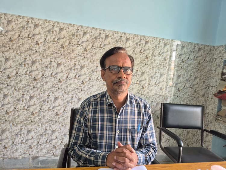 जमाखोरी, कालाबाजारी, मिलावट पाये जाने पर वितरकों के विरुद्ध होगी कठोर कार्रवाई : डीएम