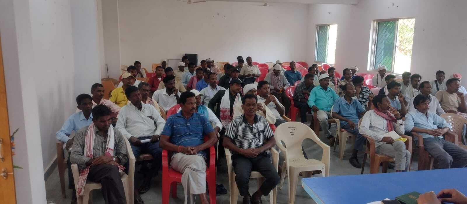 पारंपरिक ग्राम प्रधान को ही मान्यता देने का निर्णय