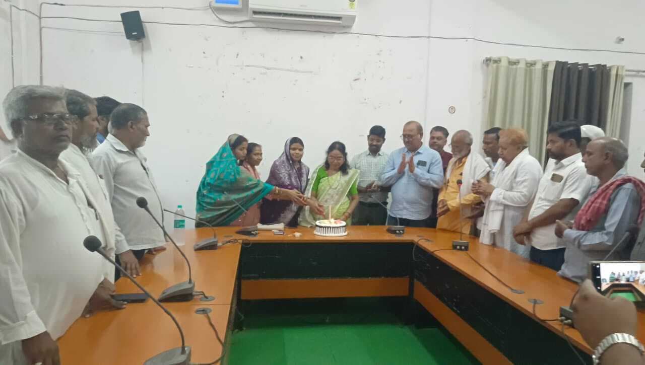 पुरैनी प्रखंड का मनाया गया स्थापना दिवस