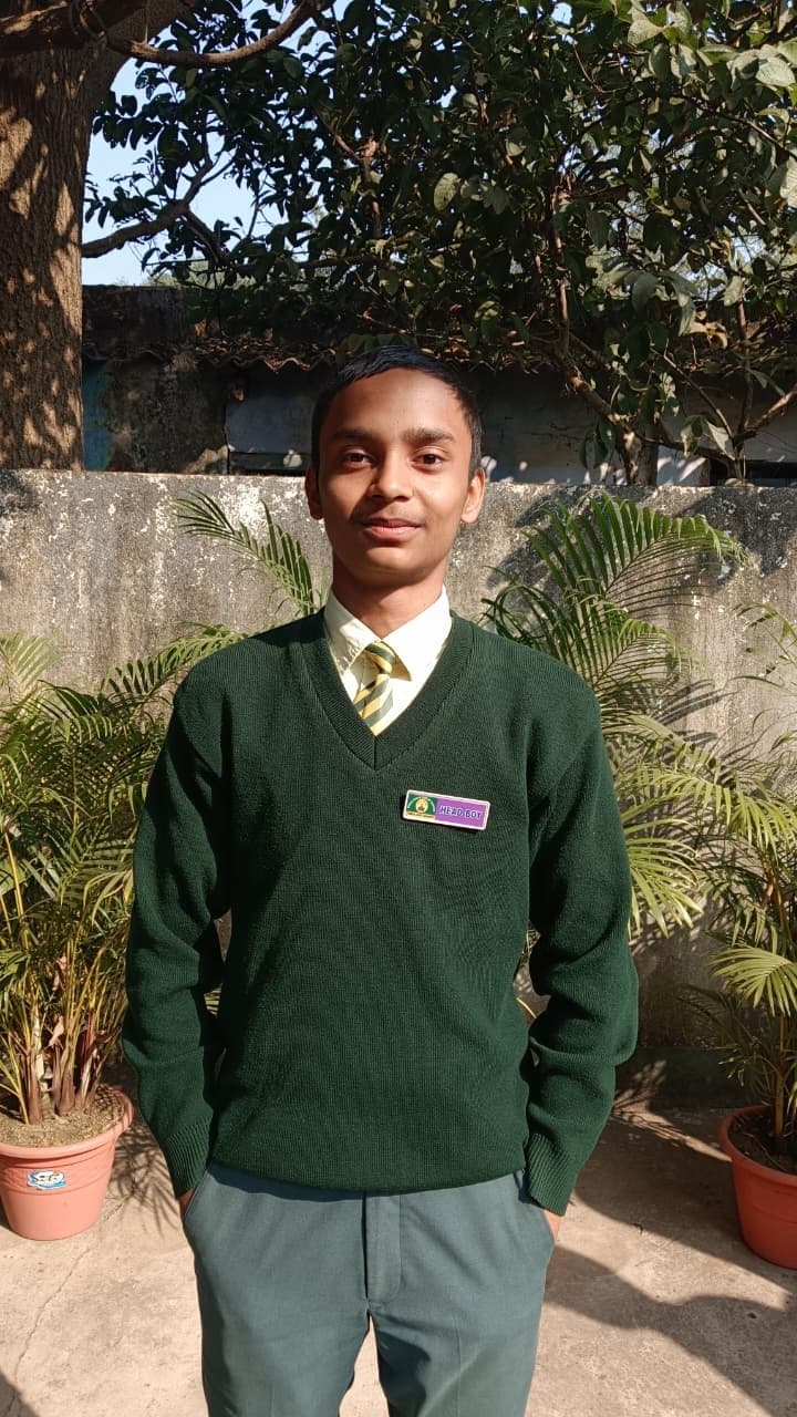 सुजल कुमार यादव बने विद्यालय के टॉपर