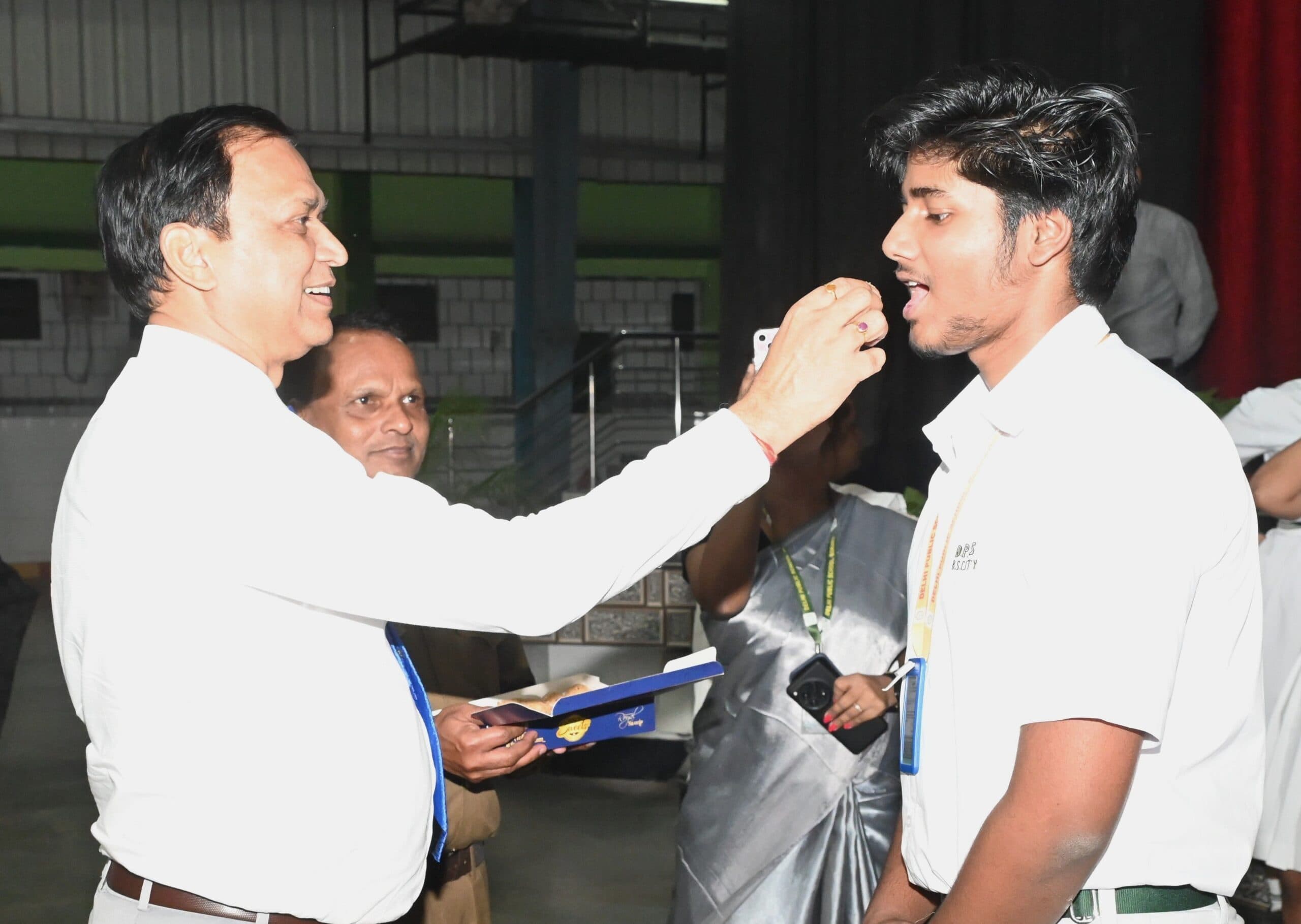 Bokaro News : डीपीएस के शुभ और हॉलीक्रॉस के श्रेष्ठ जिला टॉपर