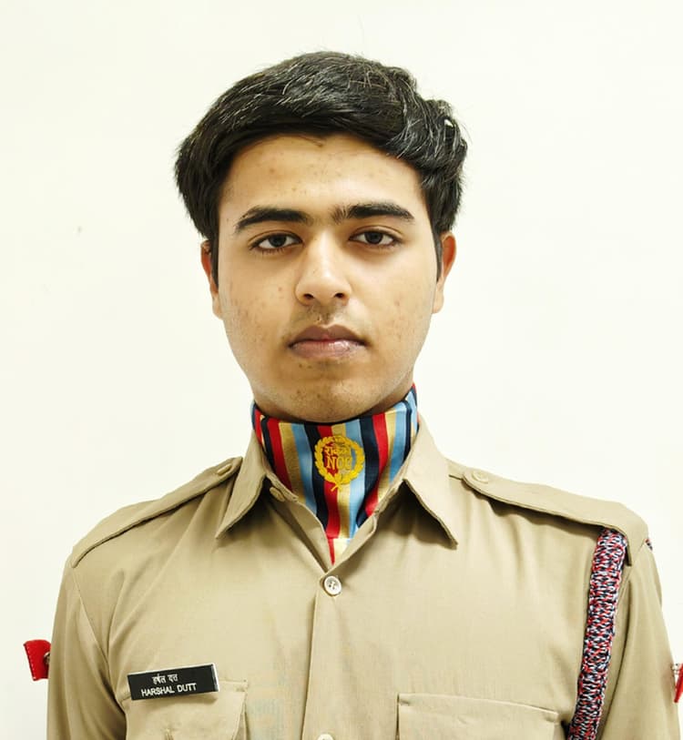 Jamshedpur News : एनसीसी बी सर्टिफिकेट परीक्षा में शहर के टॉप 10 में एमटीएमसी के 4 कैडेट