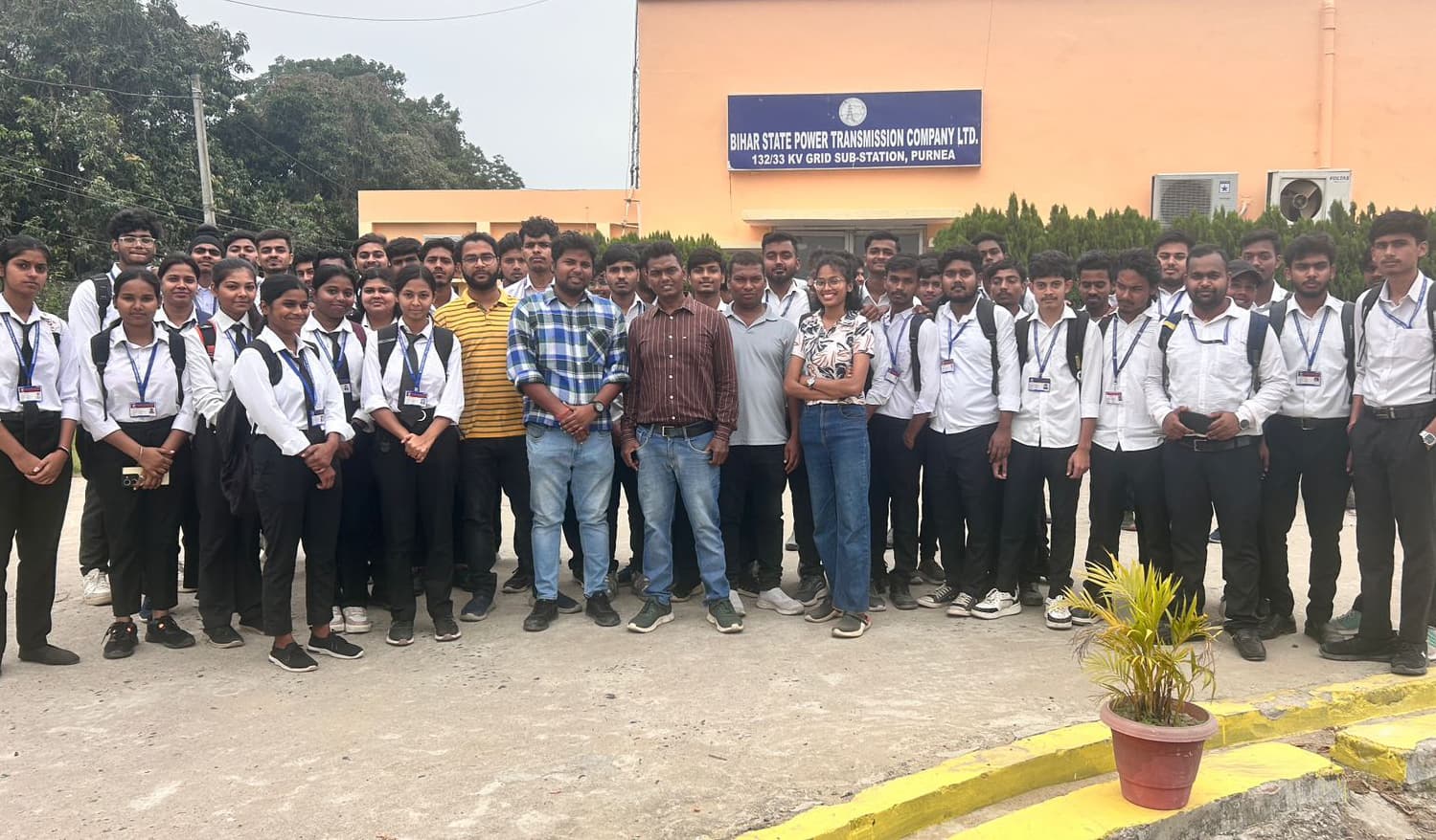 राजकीय पॉलिटेक्निक के छात्रों ने किया ट्रांसमिशन ग्रिड का शैक्षिक परिभ्रमण