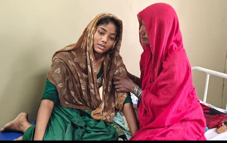 दहेज के लिए गर्म लोहे के छड़ से जगह-जगह दागा