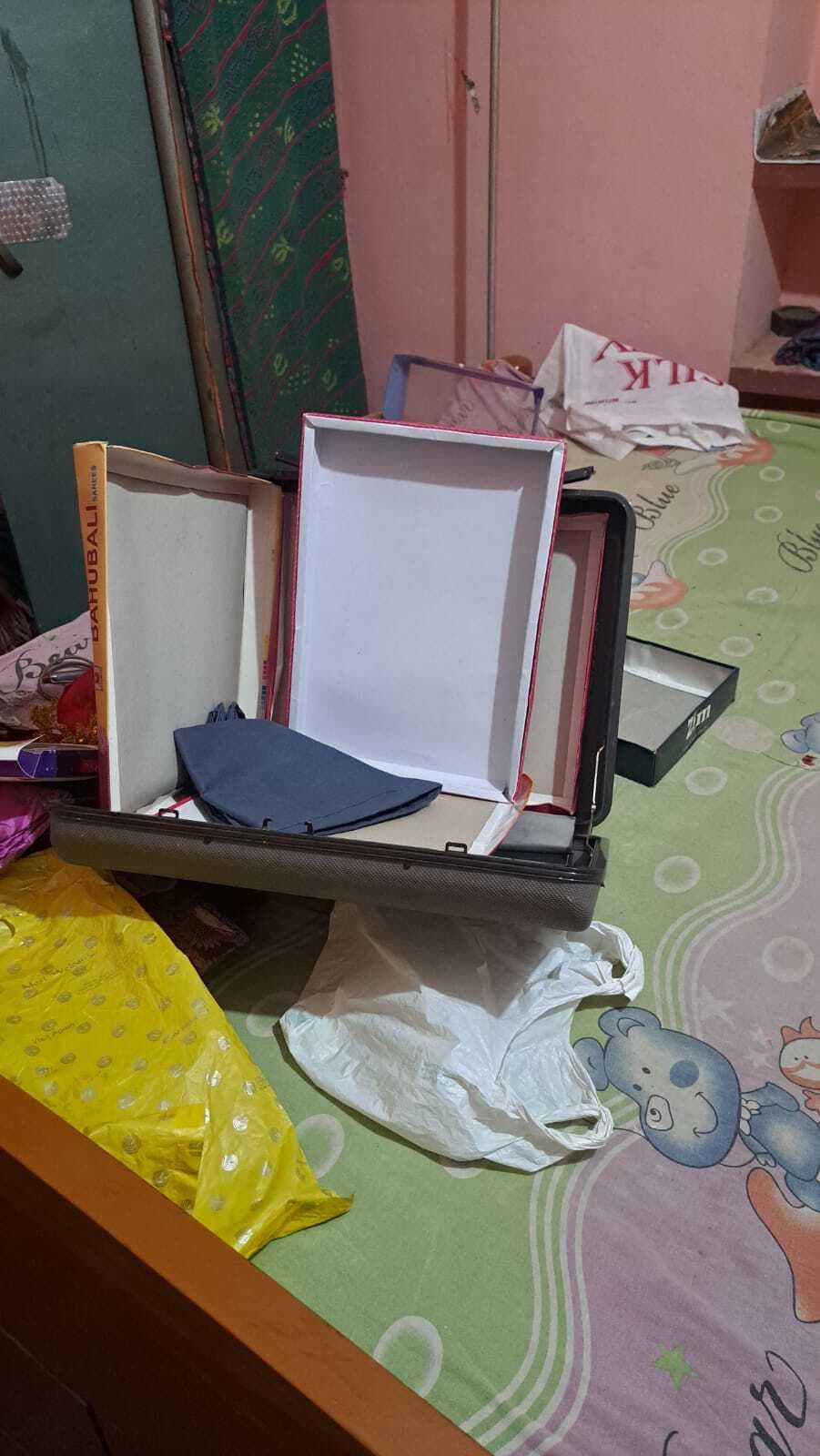 अज्ञात चोरों ने घर का ताला तोड़ की 24 हजार नगदी सहित ढाई लाख के जेवरात की चोरी