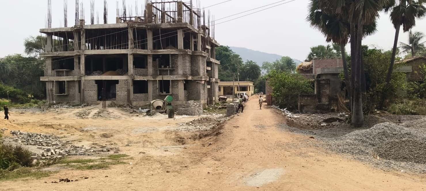 सड़क और थाना निर्माण के बीच छिड़ा विवाद ग्रामीणों ने एसडीओ से लगायी गुहार