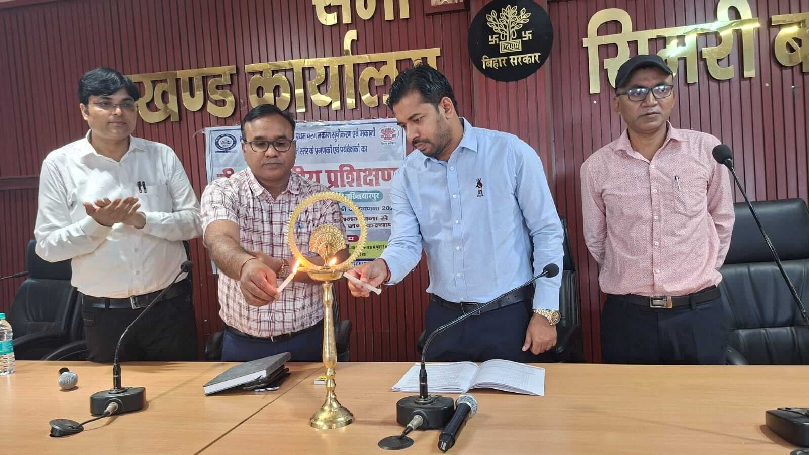 पूरी जिम्मेदारी और सतर्कता के साथ करें कार्य : एसडीएम