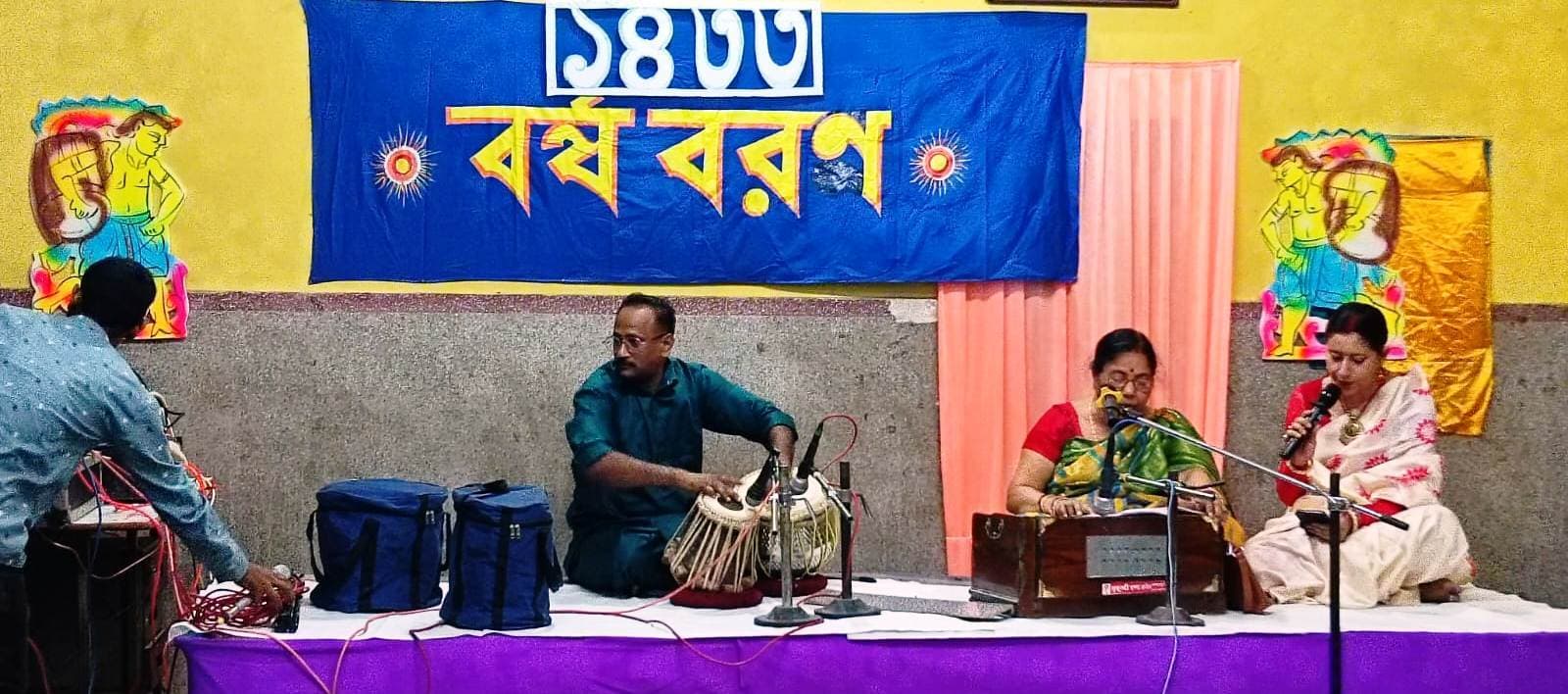 सांस्कृतिक कार्यक्रम में देर रात तक भक्ति गीतों पर झूमे लोग