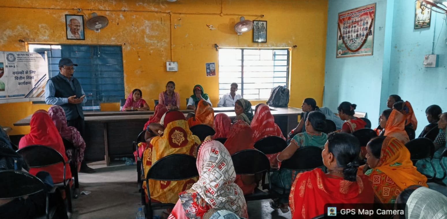 Giridih News :लोगों को दी गयी ऑनलाइन बैंकिंग व सुरक्षा की जानकारी