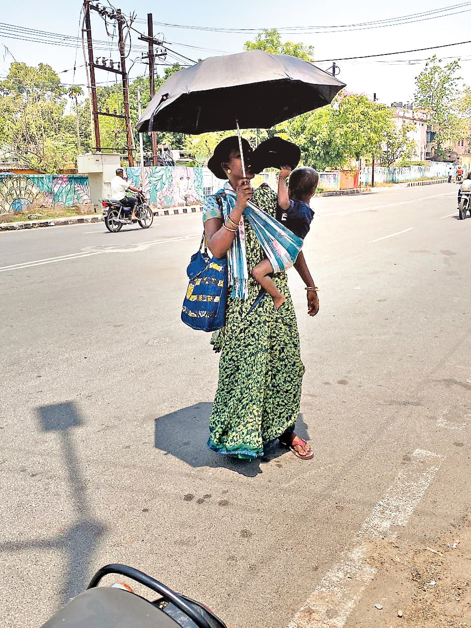 Rourkela News: राउरकेला में पारा 42 डिग्री पहुंचा, भीषण गर्मी व उमस से जनजीवन अस्त-व्यस्त