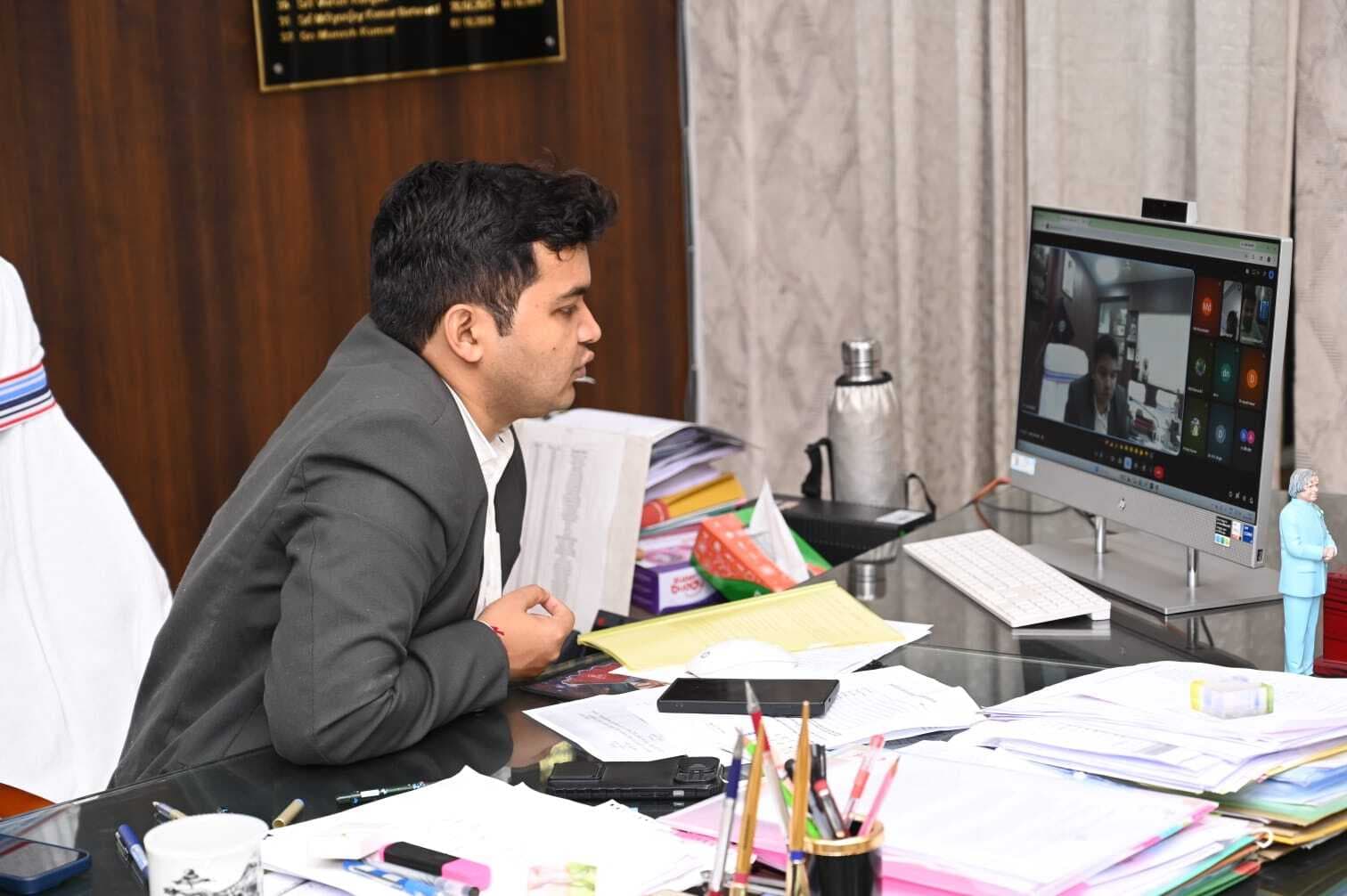 स्वास्थ्य सेवाओं की गुणवत्ता में लायें सुधार : डीसी