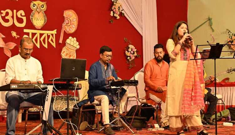 भट्ठा दुर्गाबाड़ी में विविध आयोजनों के साथ संपन्न हुआ बंगला नववर्ष पोहेला बोइशाख