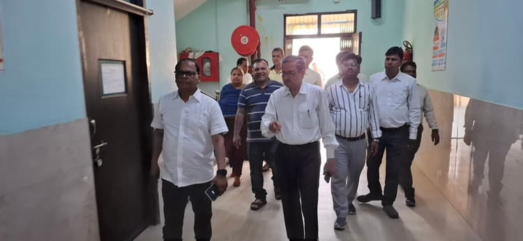 सीएस ने अनुमंडलीय अस्पताल का किया निरीक्षण, कार्यों की हुई समीक्षा