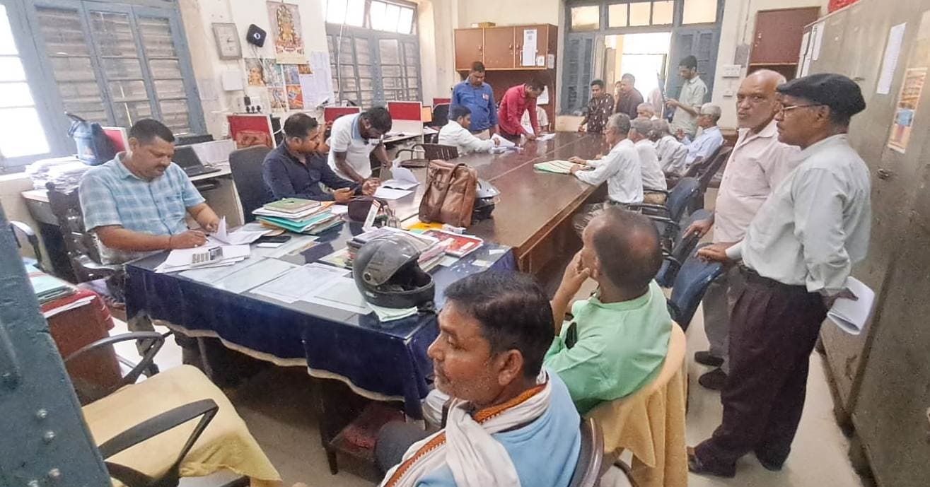 एक कमरे में चल रहा निगम का इंजीनियरिंग विभाग, बैठते हैं एक साथ 14 अभियंता