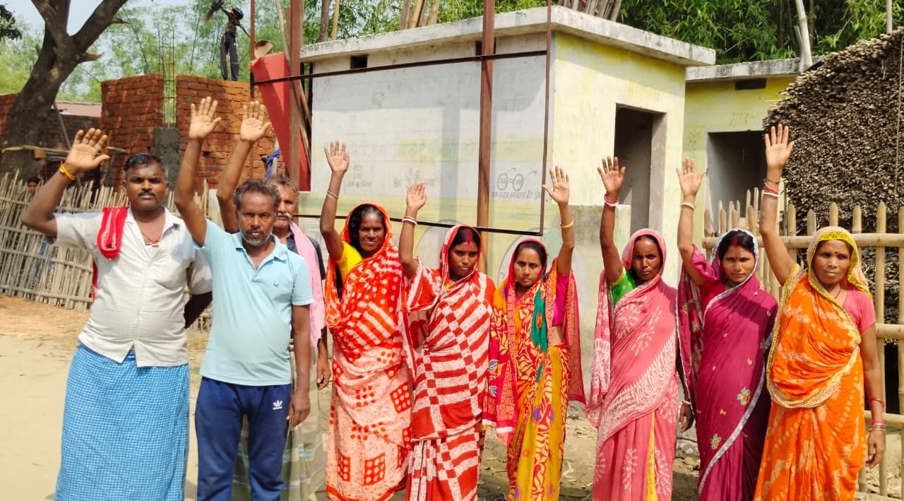 सामुदायिक शौचालय बनी शोभा की वस्तु, लोगों में आक्रोश