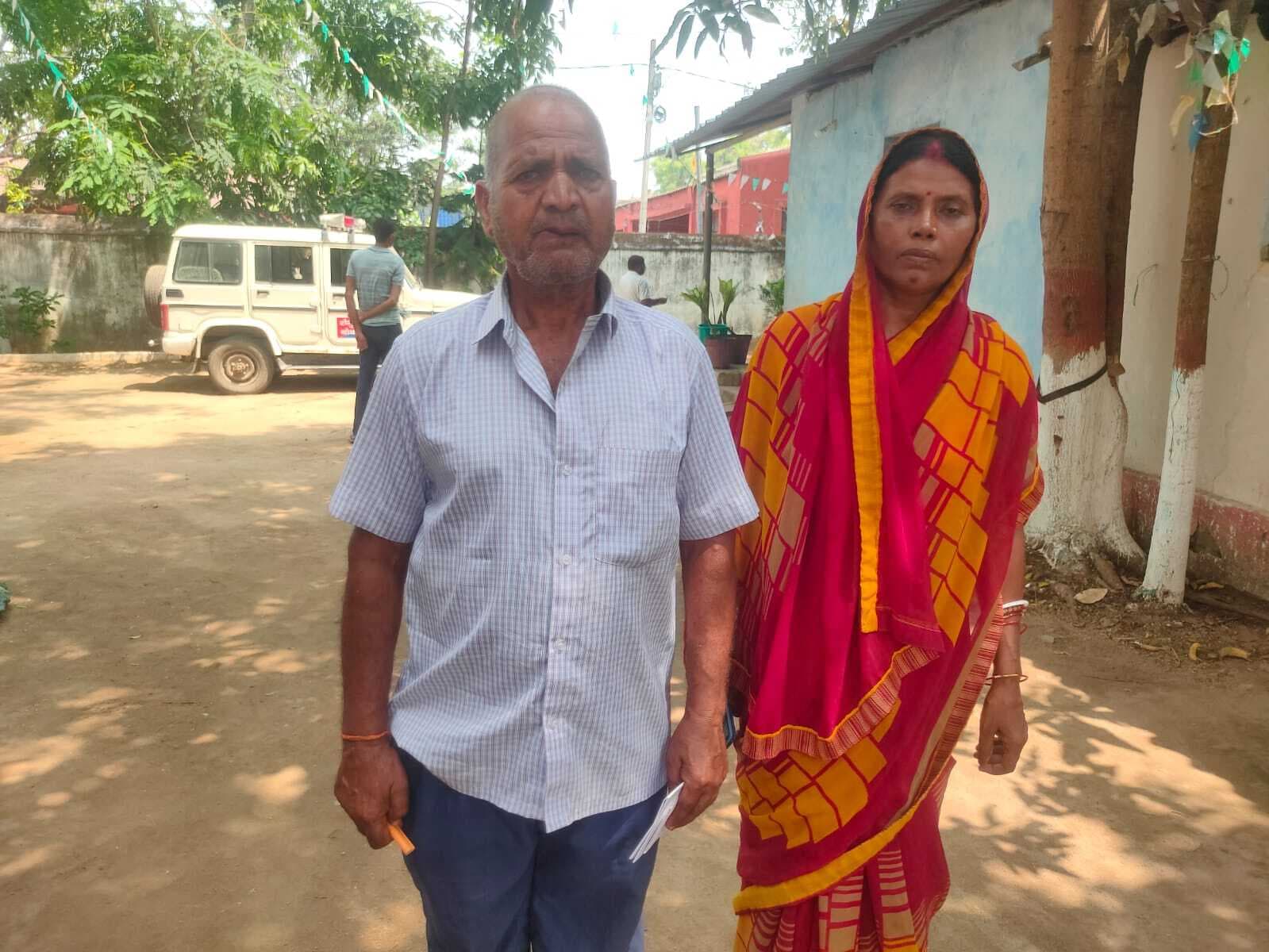 बेटे ने बुजुर्ग माता-पिता को मारपीट कर घर से निकाला, थाने में शिकायत