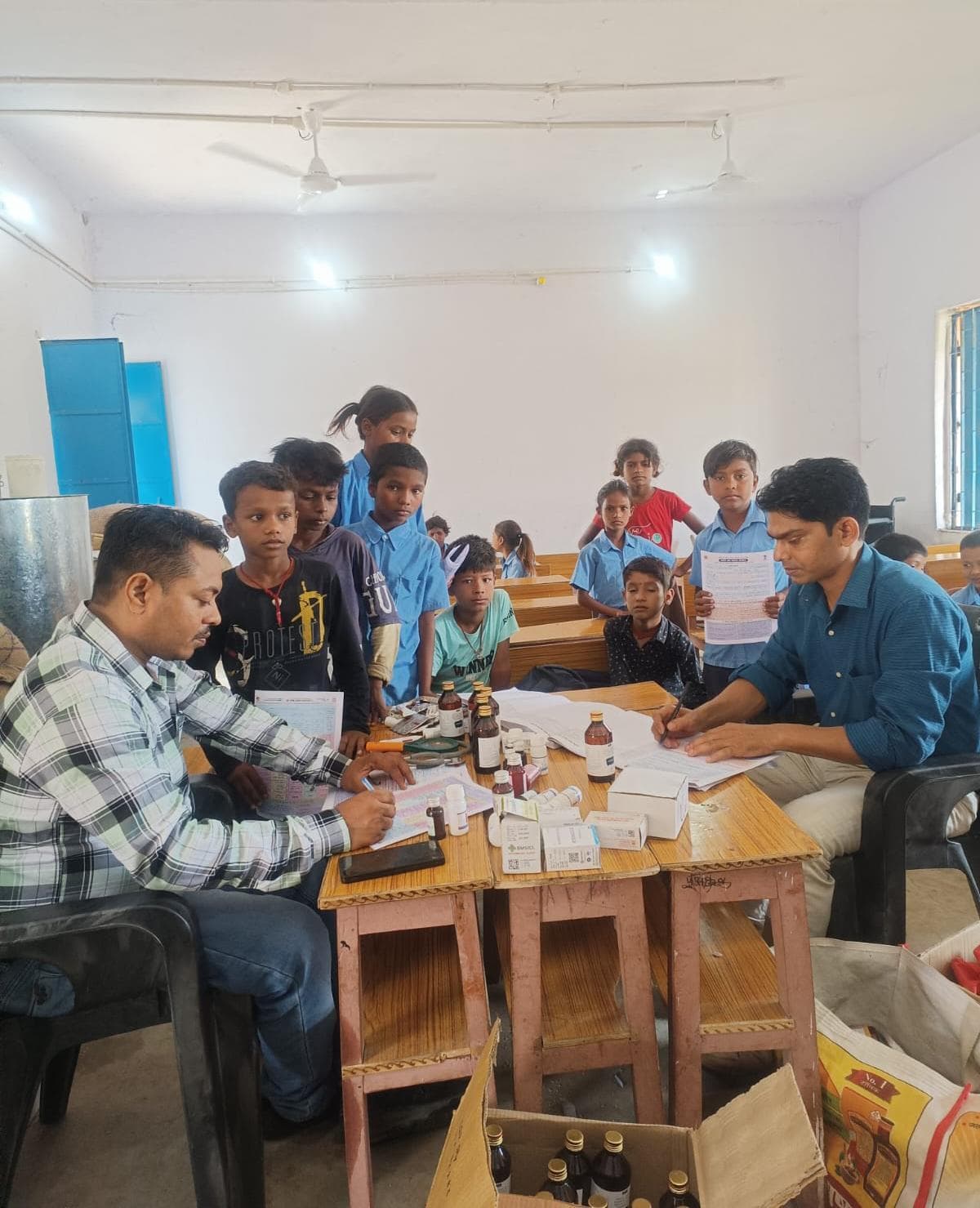 छात्र-छात्राओं के स्वास्थ्य का किया गया परीक्षण