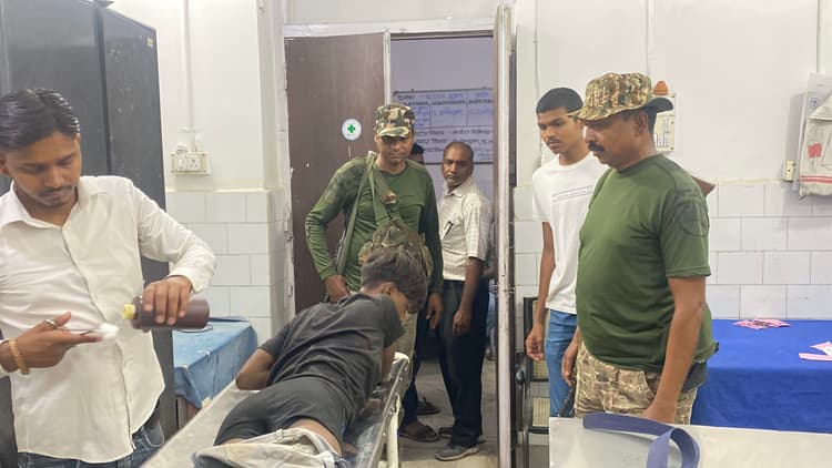 Giridih News :वाहन की टक्कर से युवक की मौत, साथी गंभीर