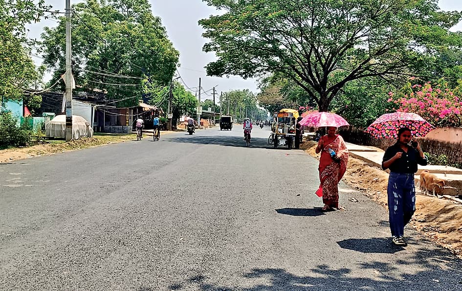 Rourkela News: एसी और कूलर से नहीं मिल रही रात, गर्मी व उमस ने लोगों को किया बेचैन