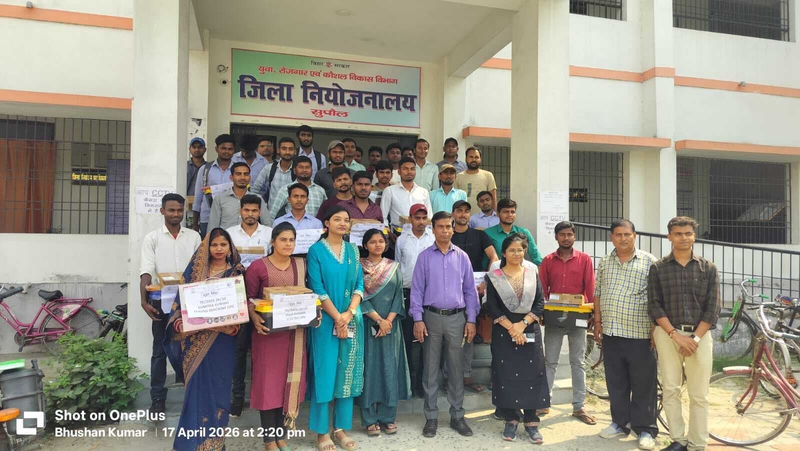 37 प्रशिक्षित अभ्यर्थियों को मिला टूल किट