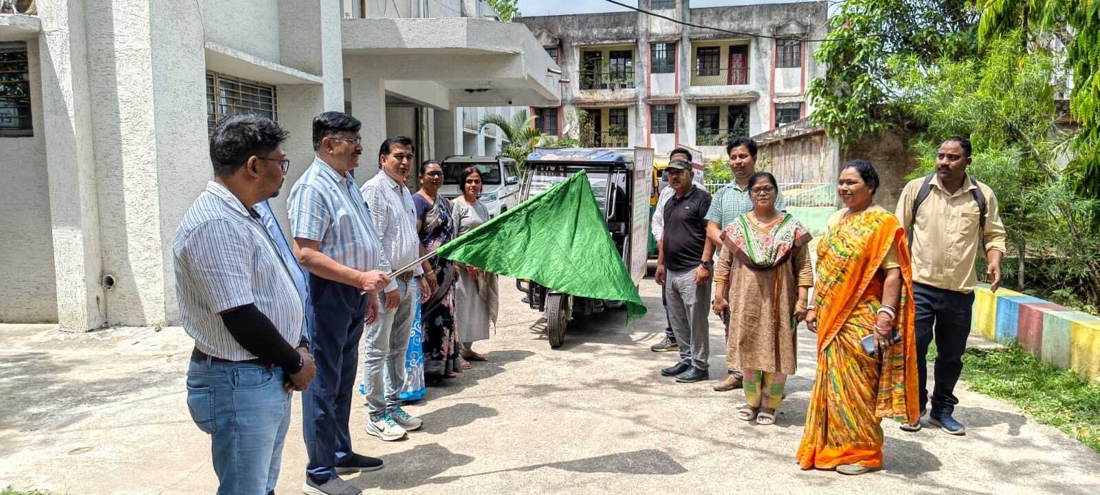 दो प्रचार-प्रसार वाहन रवाना किये गये