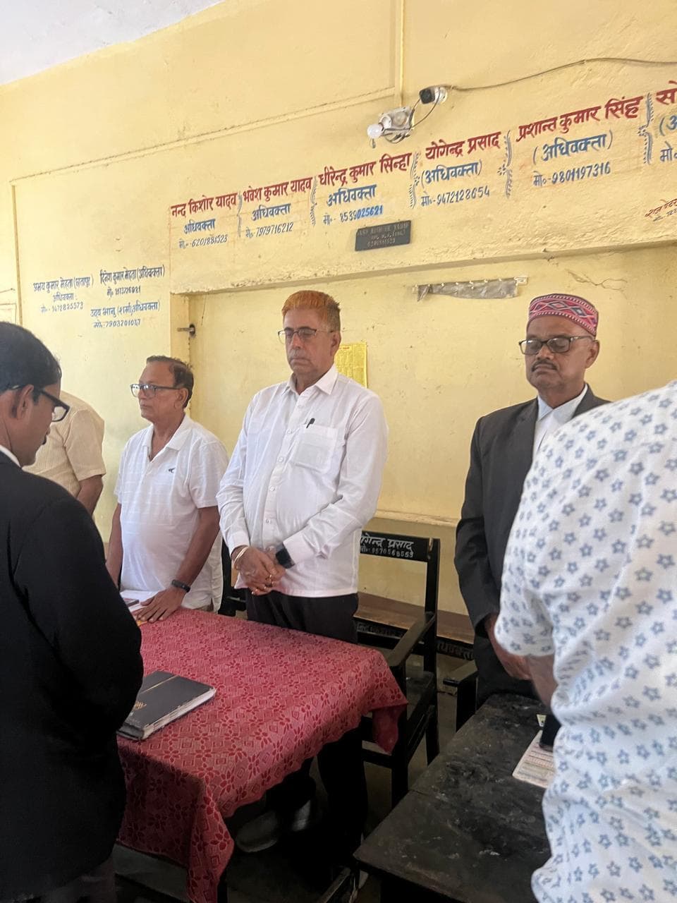 अधिवक्ताओं के निधन पर शोकसभा