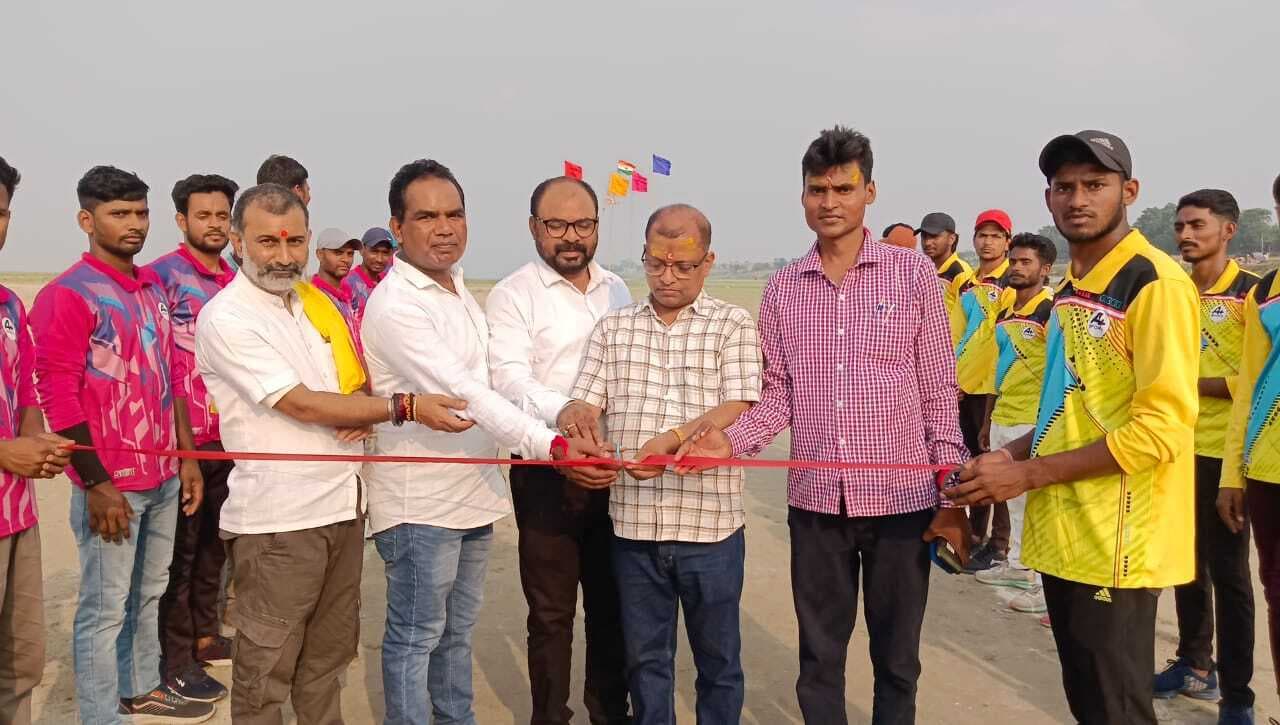 घोरघट हीरोज ने घोरघट सुपर लायंस को  80 रनों से हराया