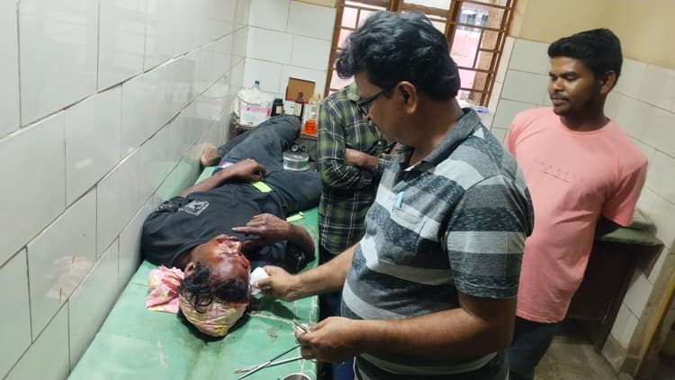 मोहडार गांव में बाइक से गिरकर युवक जख्मी