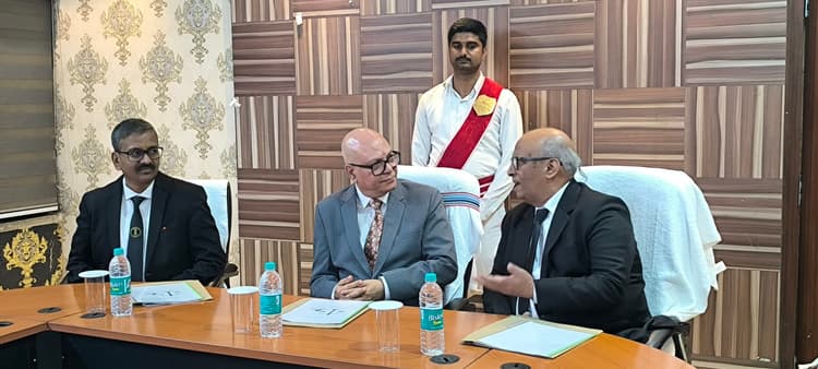 Giridih News :झारखंड के चीफ जस्टिस एमएस सोनाक पहुंचे गिरिडीह