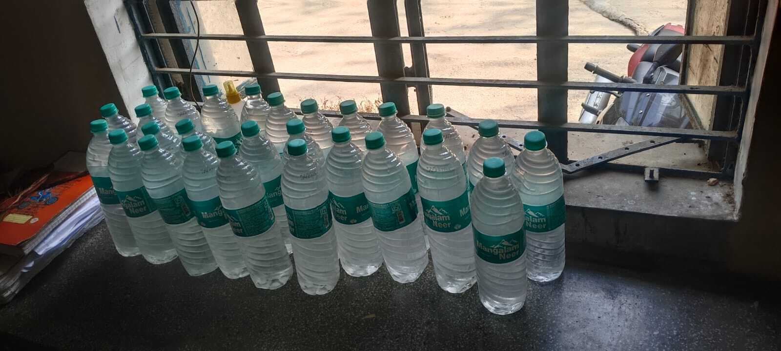 धरहरा में 27 लीटर, तो टेटियांबबर में 14 लीटर महुआ शराब बरामद